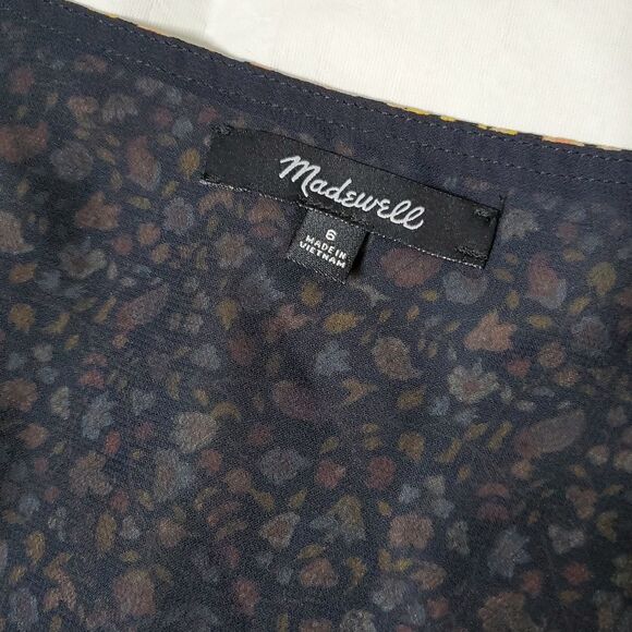 Madewell Georgette Smoked-Cuff Button-Front Shirt in Folktale Paisley - Picture 2 of 8